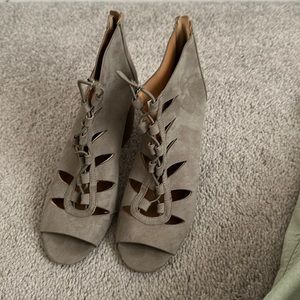 Qupid Grey/Taupe Cutout Ankle Block Heels 7.5